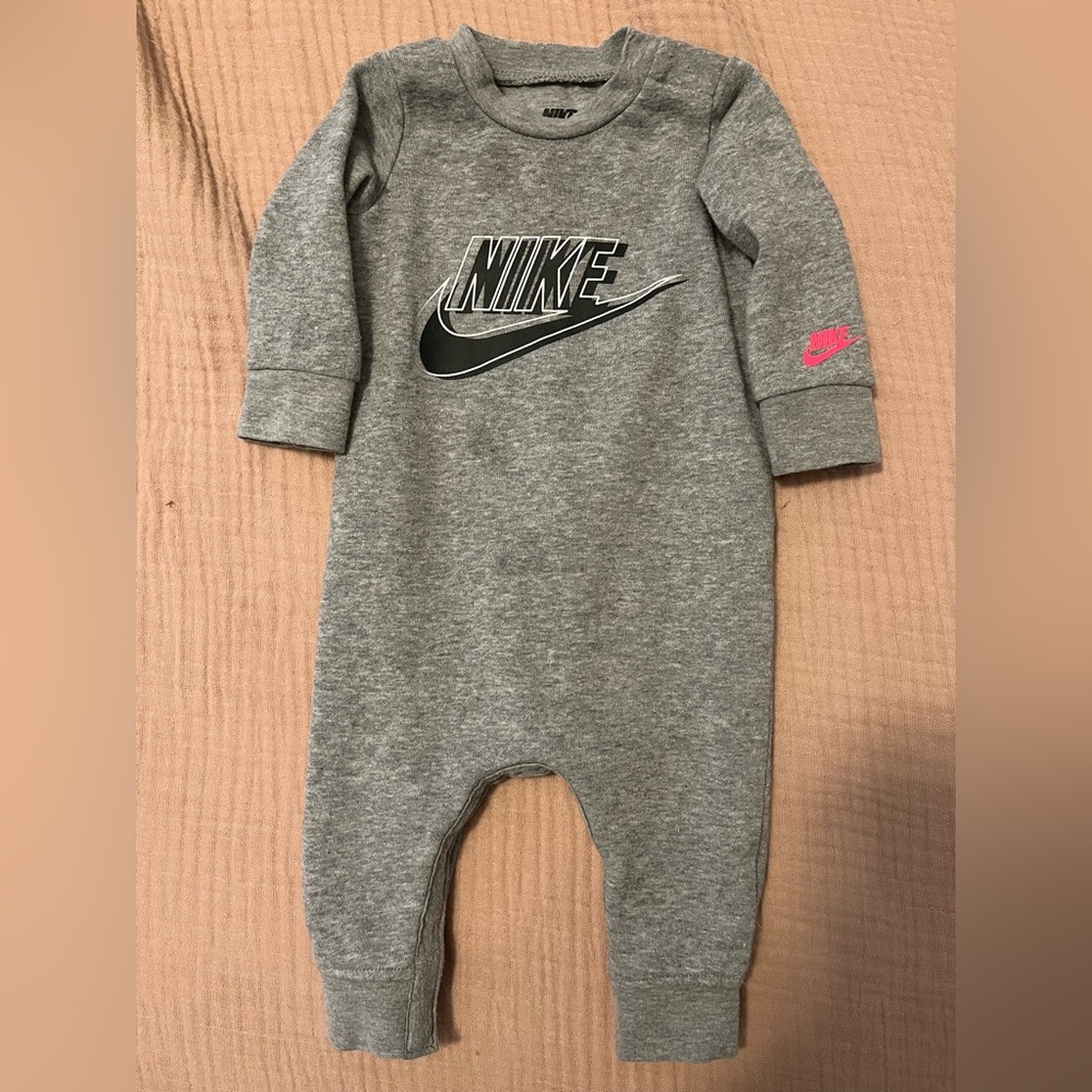 Nike Baby Sweatsuit - 6M
